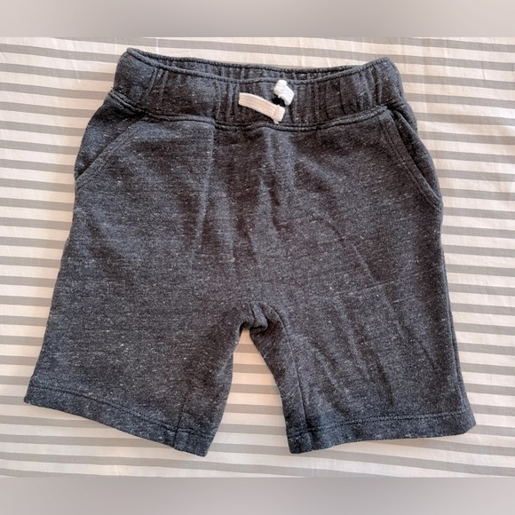Old Navy Boys Heather Gray Cotton Shorts Size 5T - Picture 3 of 6